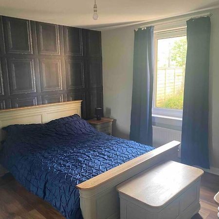 Lovely 2 bedroom with private garden EDI Buitenkant foto
