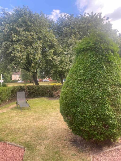 Lovely 2 bedroom with private garden EDI Buitenkant foto