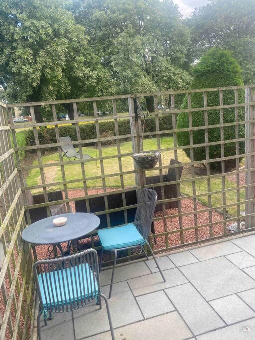 Lovely 2 bedroom with private garden EDI Buitenkant foto